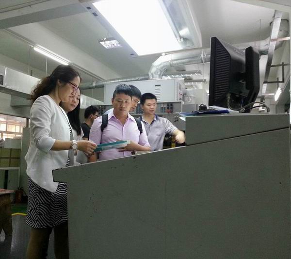 參觀2.jpg 參觀2.jpg